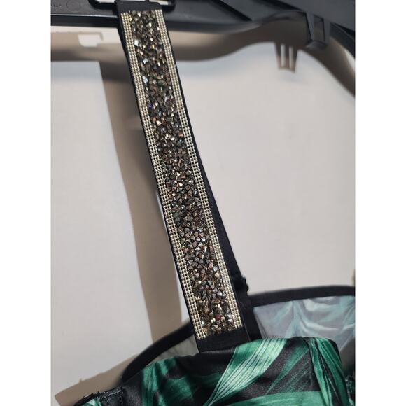 Victoria’s Secret Very Sexy Palm Leaf Balconette Embellished Bra NWOT Size 34B - Picture 4 of 5